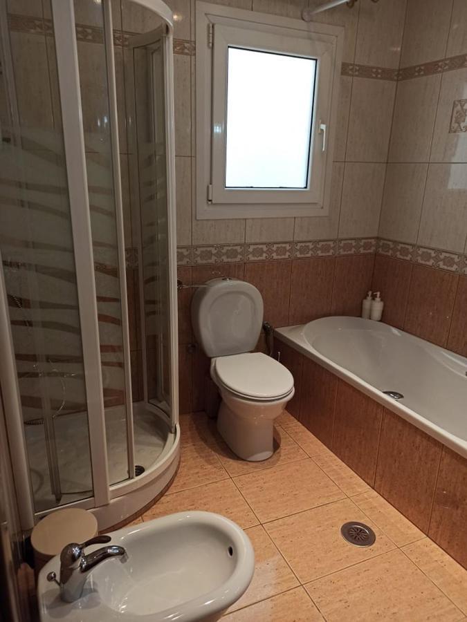 Golden mirror in Kavala Appartement Buitenkant foto