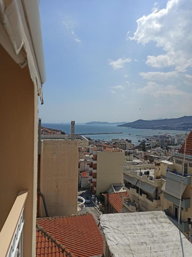 Golden mirror in Kavala Appartement Buitenkant foto