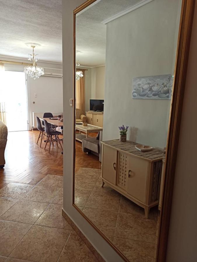 Golden mirror in Kavala Appartement Buitenkant foto