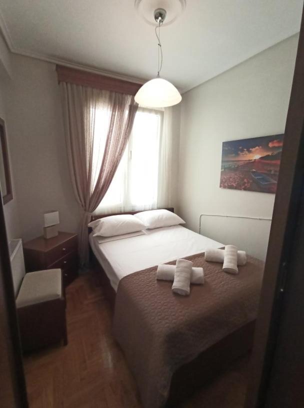 Golden mirror in Kavala Appartement Buitenkant foto