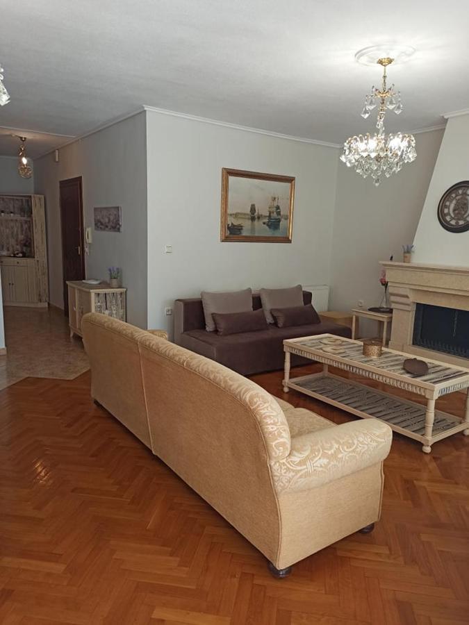 Golden mirror in Kavala Appartement Buitenkant foto