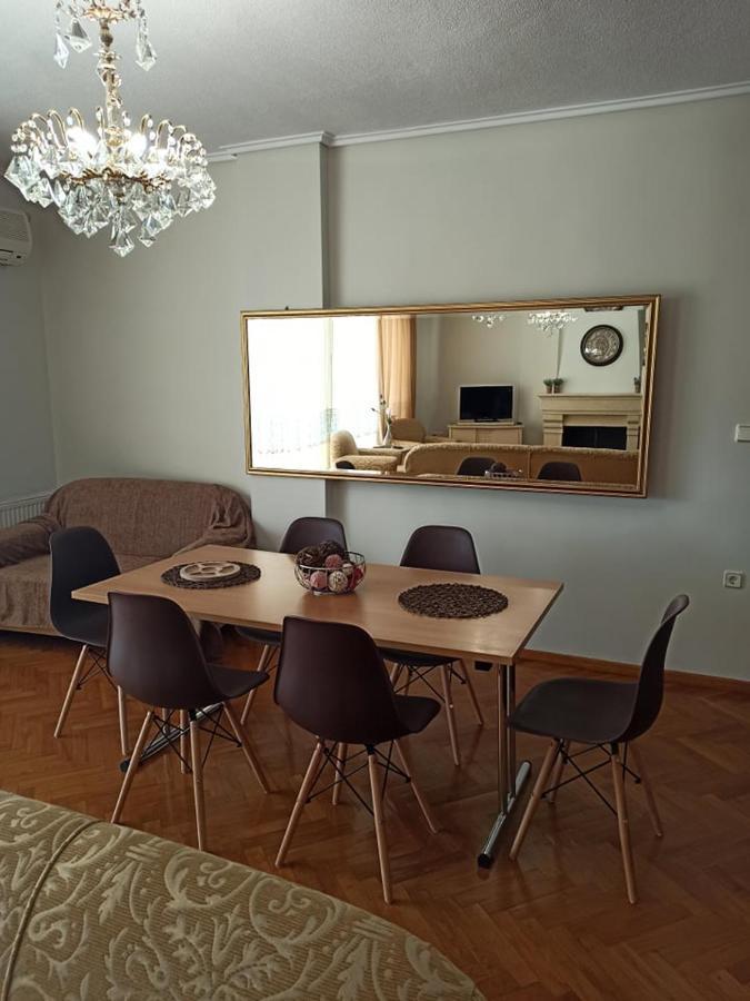 Golden mirror in Kavala Appartement Buitenkant foto