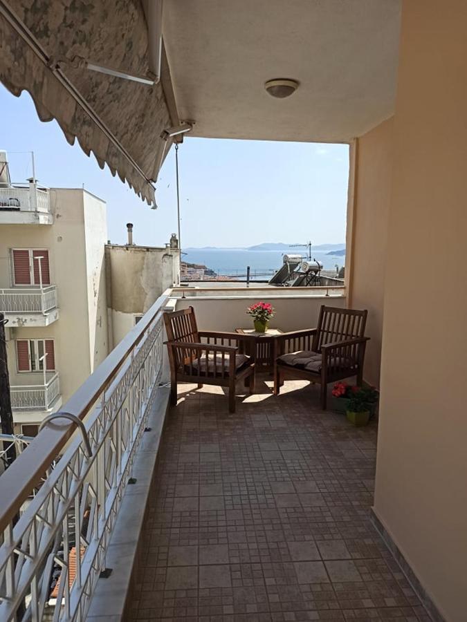 Golden mirror in Kavala Appartement Buitenkant foto